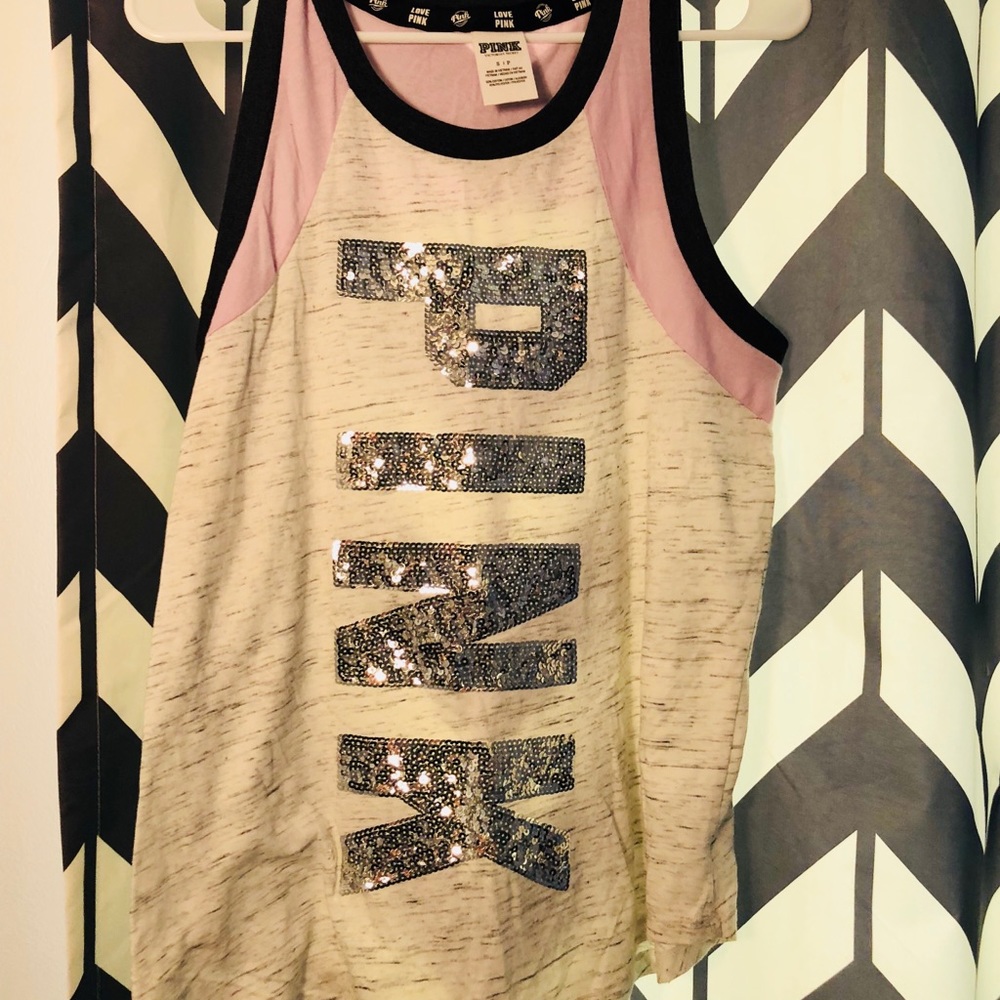 Vs pink tank